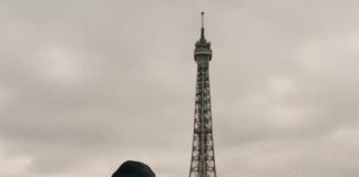 Cheap souvenirs available near the Eiffel Tower