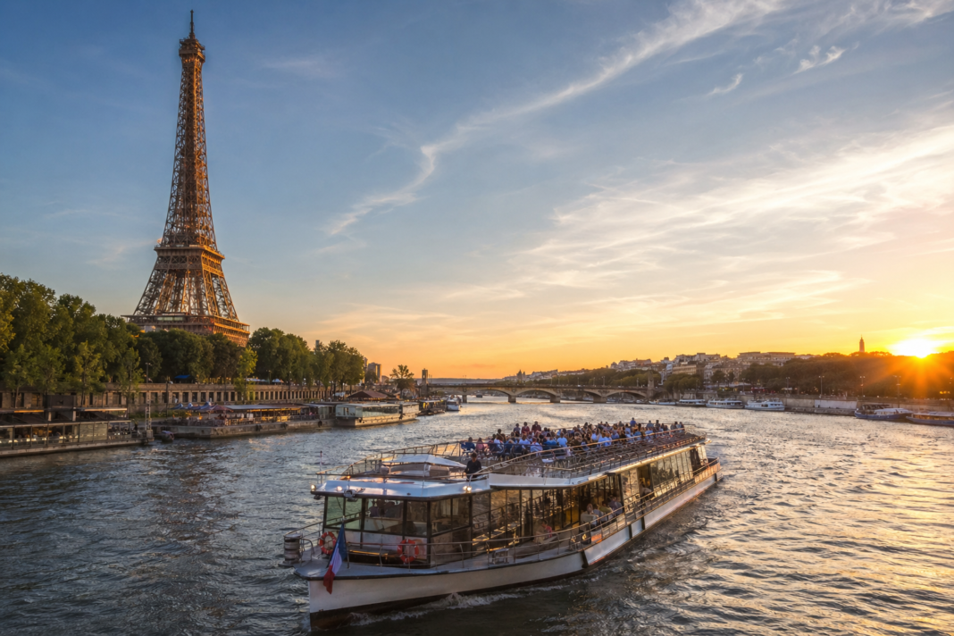 A cruise on the Seine in Paris on a fly boat