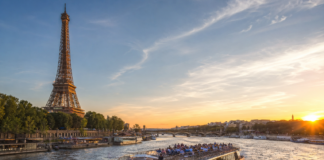 A cruise on the Seine in Paris on a fly boat