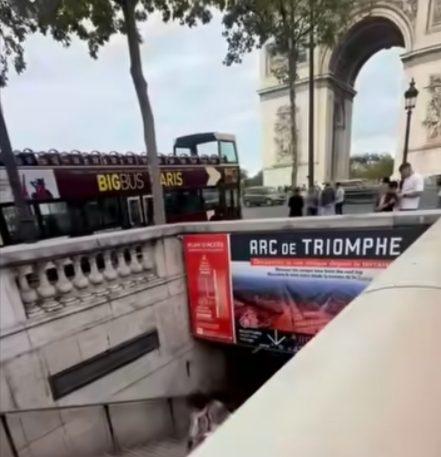 Arco del Triunfo peligroso PARIS Cruzar la rotonda del Arco del Triunfo es peligroso